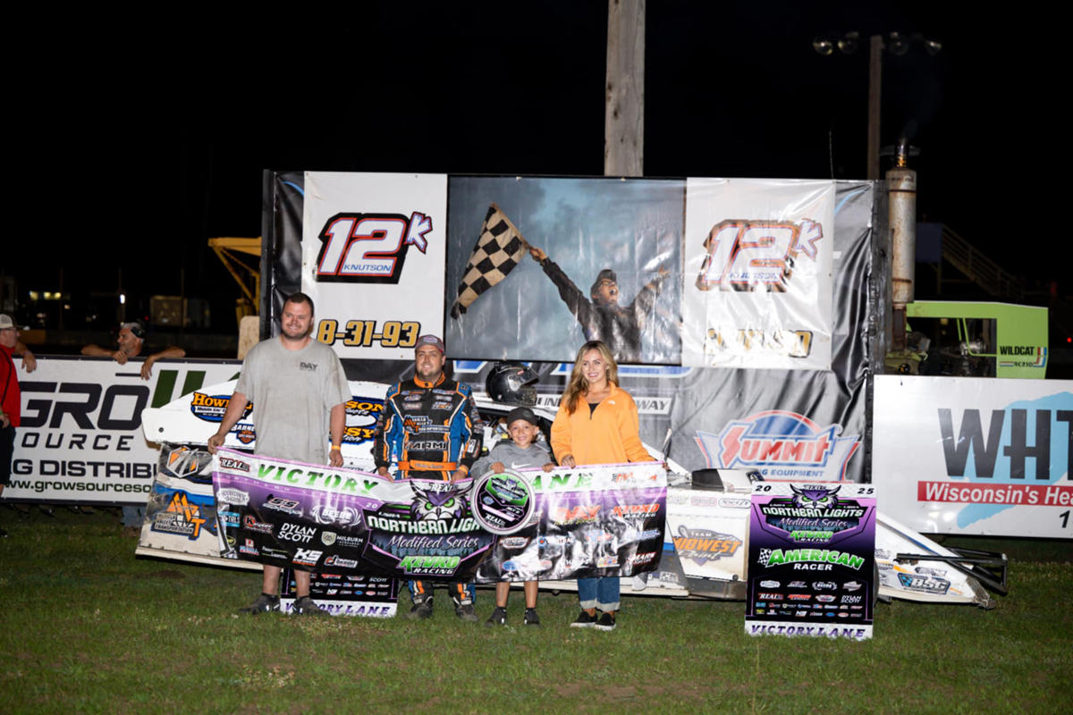Sanders outlasts Davis at KTown Klash
